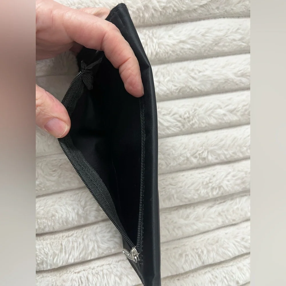 Black Women’s Slim Wallet - Sleek Organizer - Picture 4 of 4
